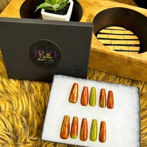 Press Ons Handmade by me Gel based Acrylic. Long lasting quality nails. 💅🏼🟤